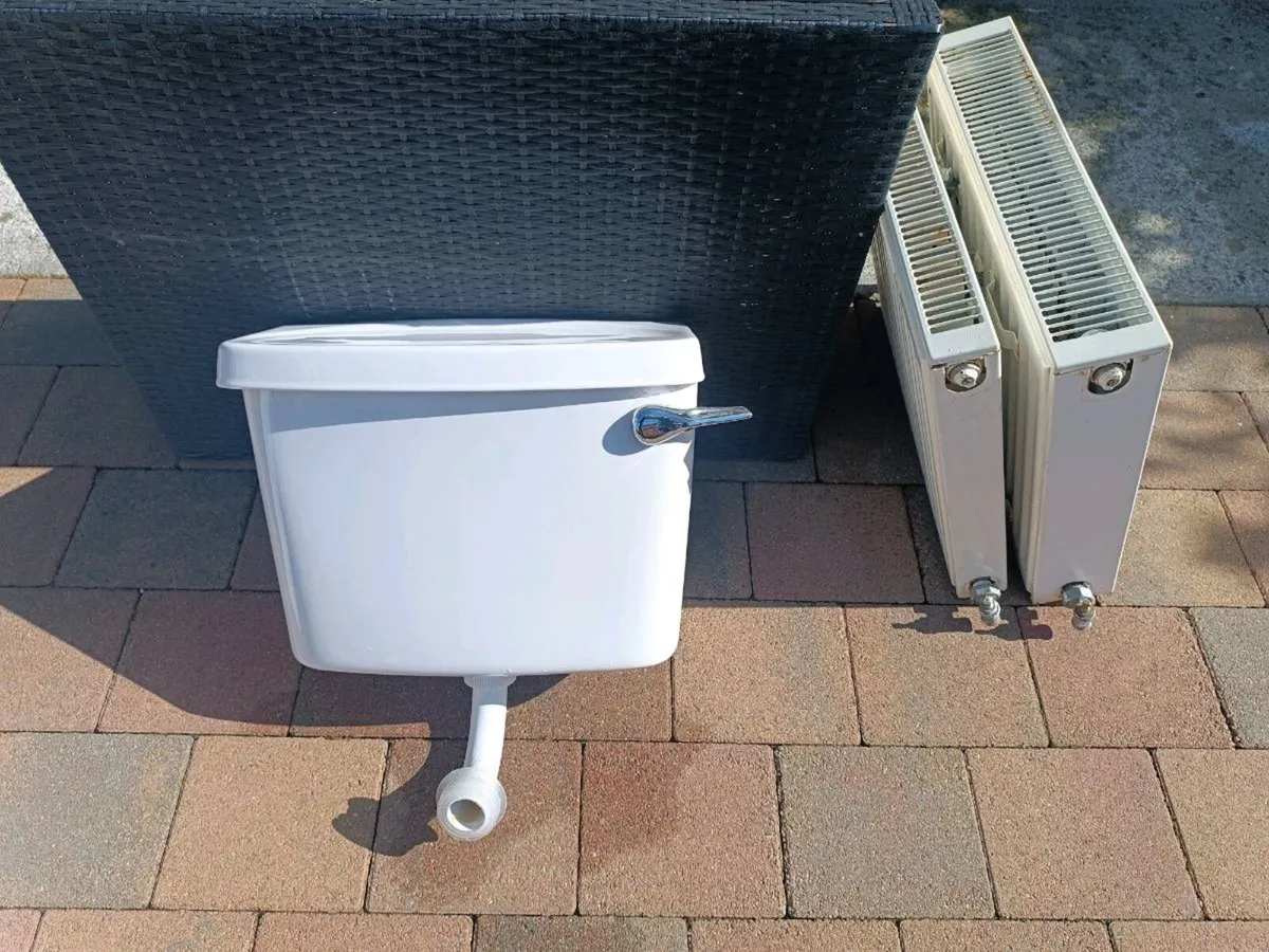 Sink, water tank, radiators - Image 3