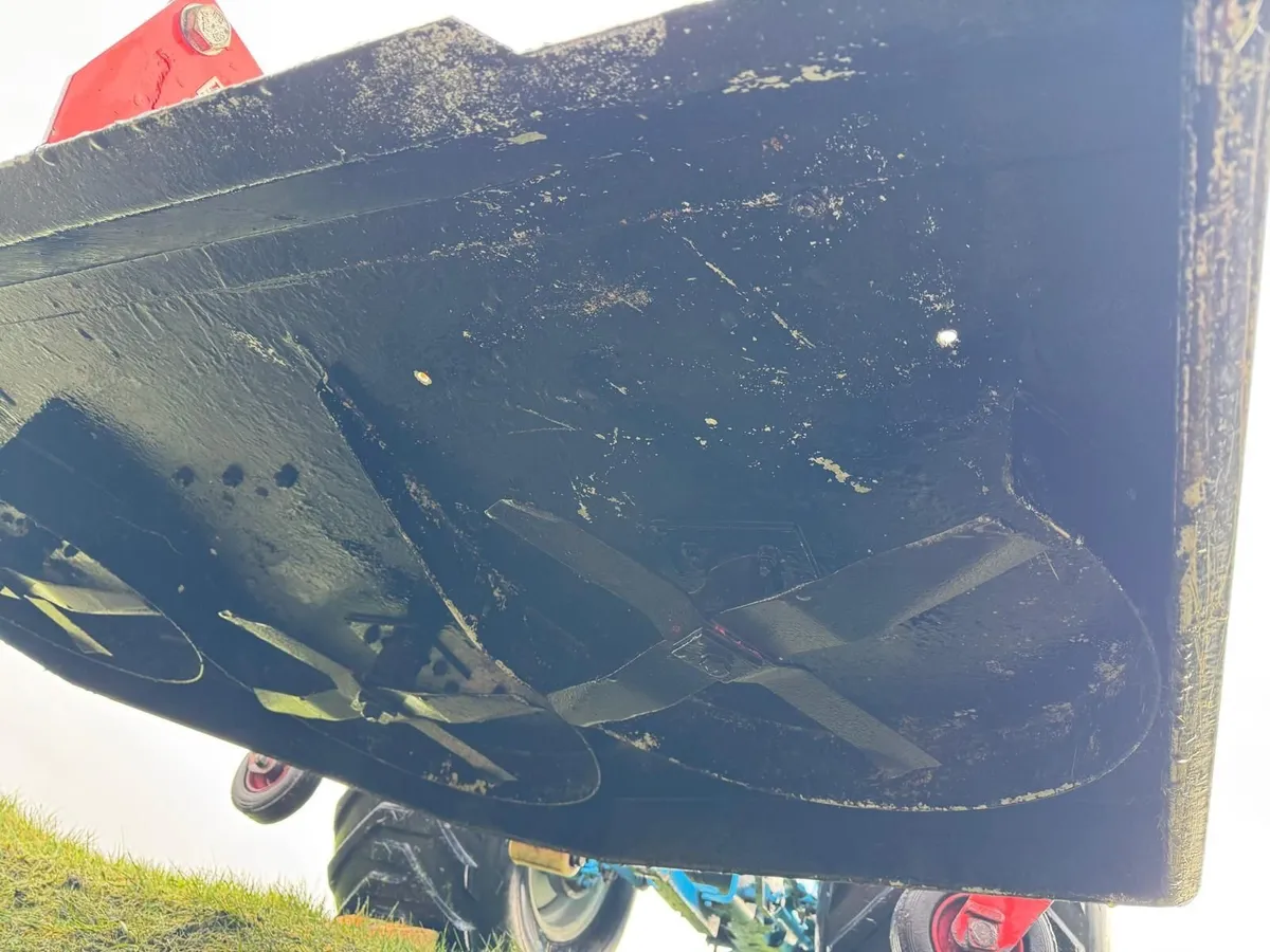 Compact Tractor, Trailer & Finishing Mower - Image 2