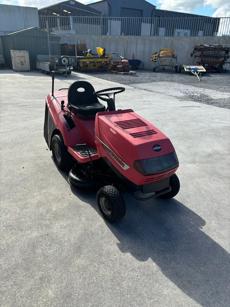 2002 castle garden tractor mower - Image 1