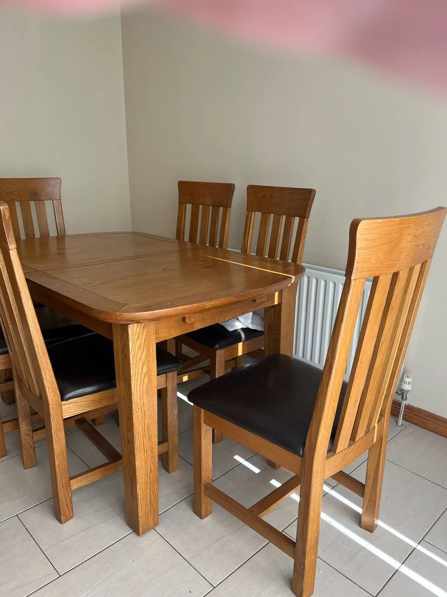 Table& Chairs - Image 2