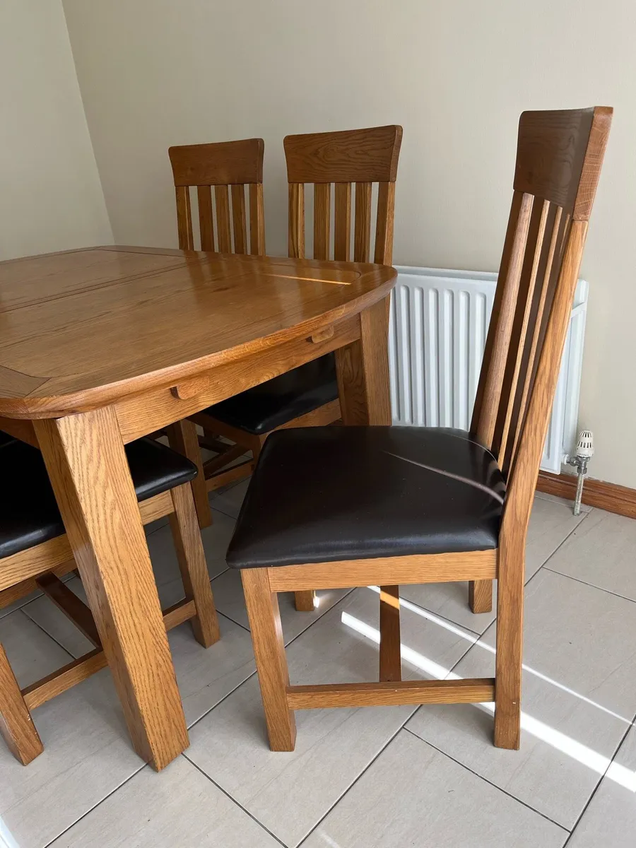 Table& Chairs - Image 3