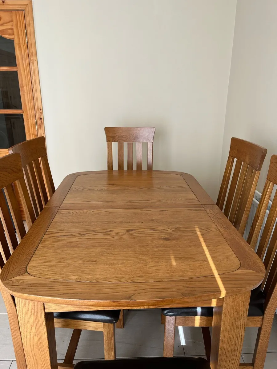 Table& Chairs - Image 4