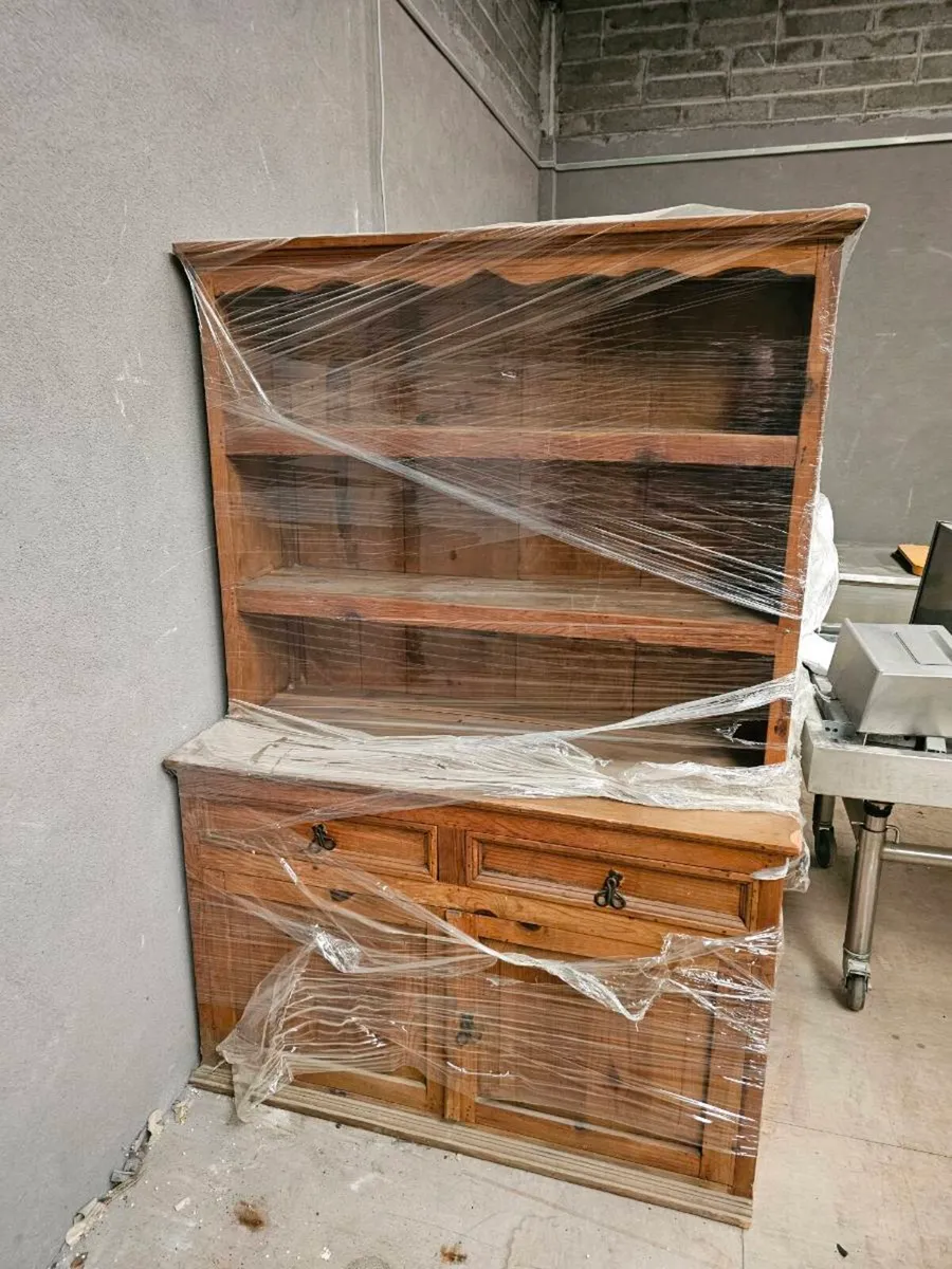 Dresser - Image 1