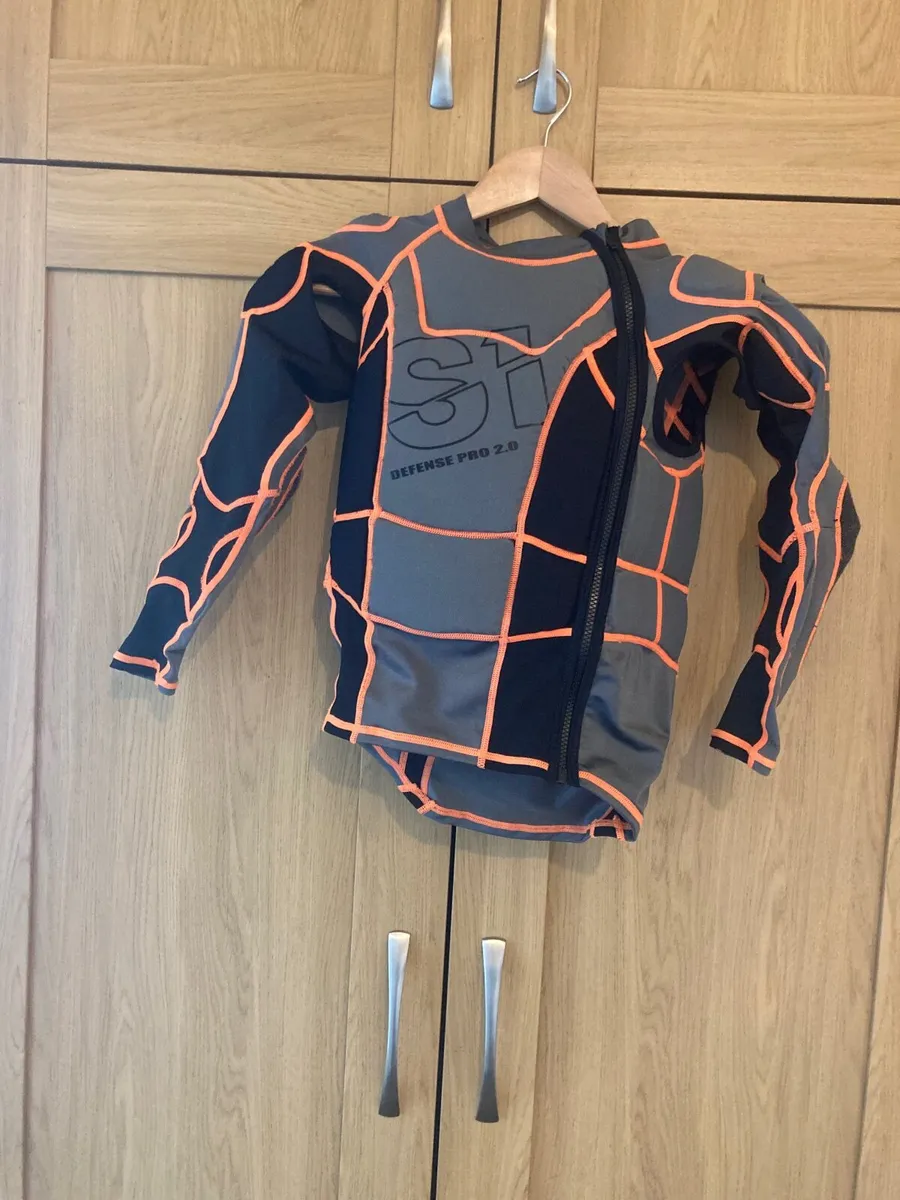 AS NEW - BMX Body Armour - S1 Defense Pro 2 - Image 1