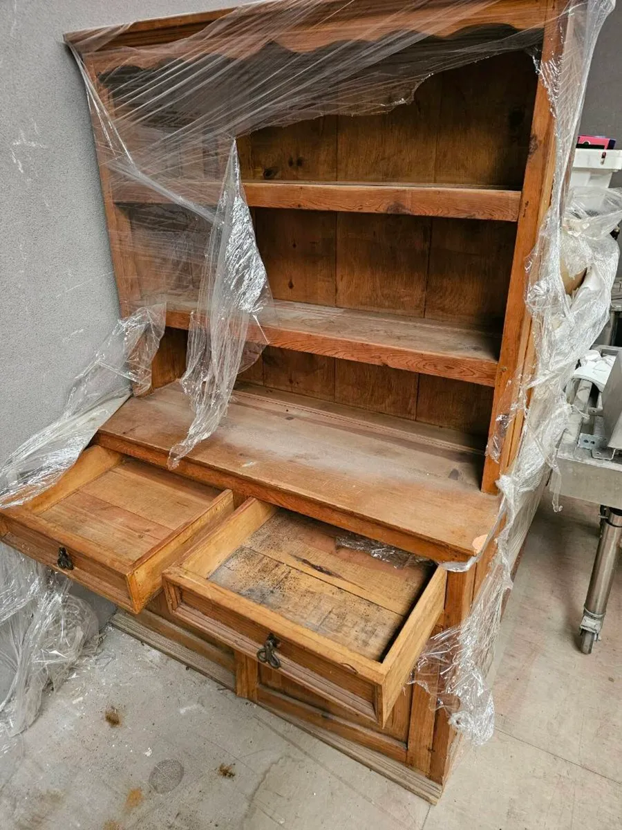 Dresser - Image 2