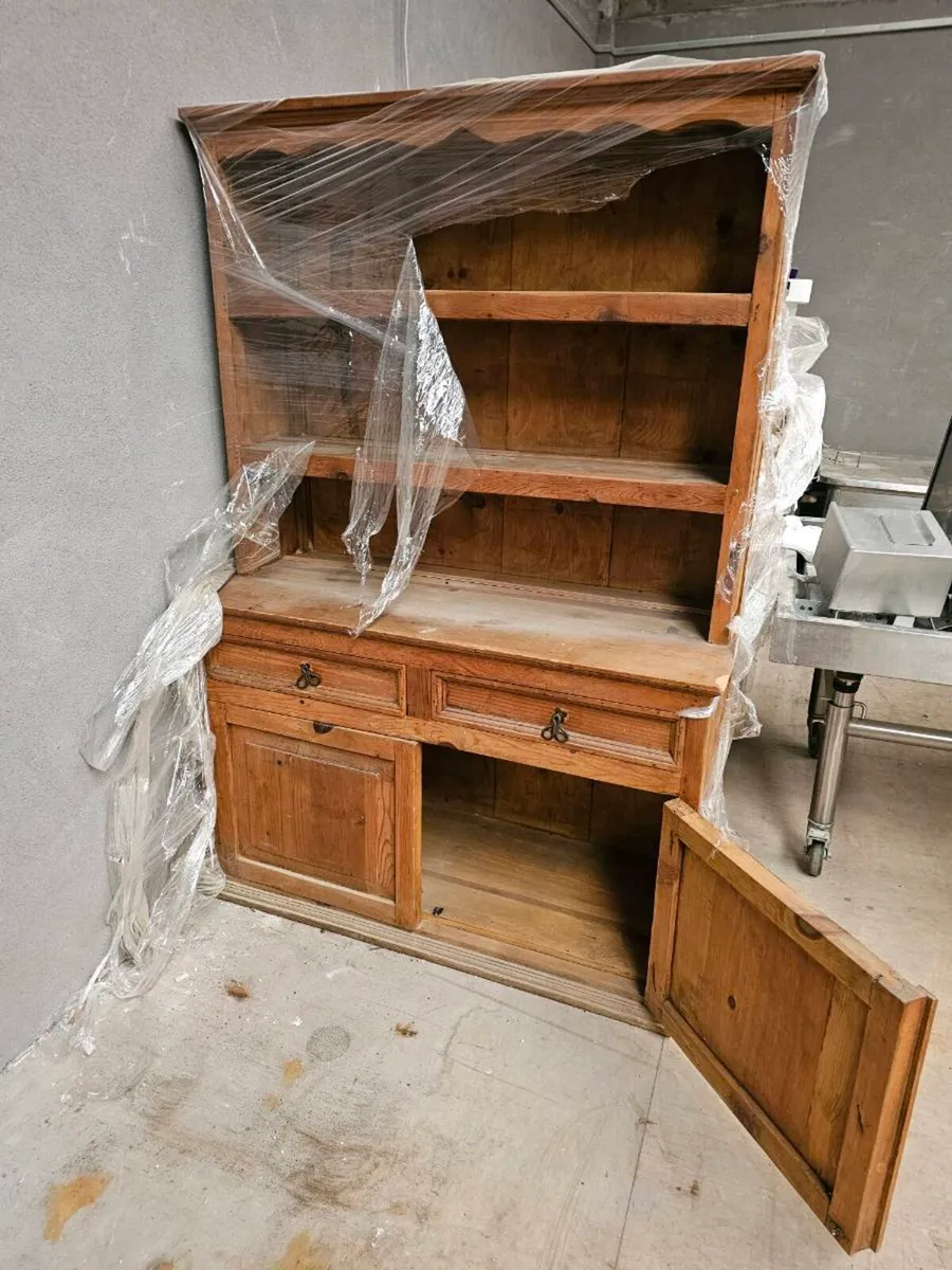 Dresser - Image 3