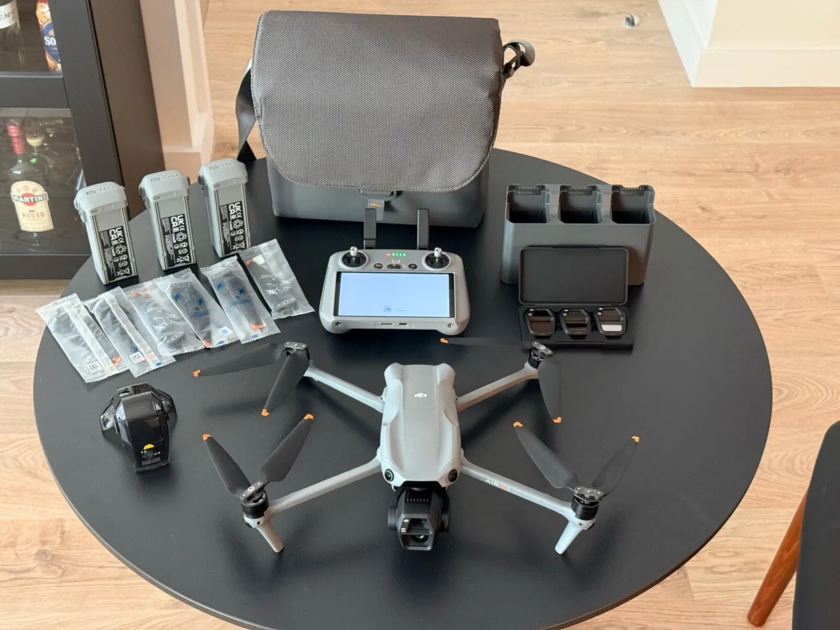 Drone DJI Air 3S Fly More Combo - Image 1