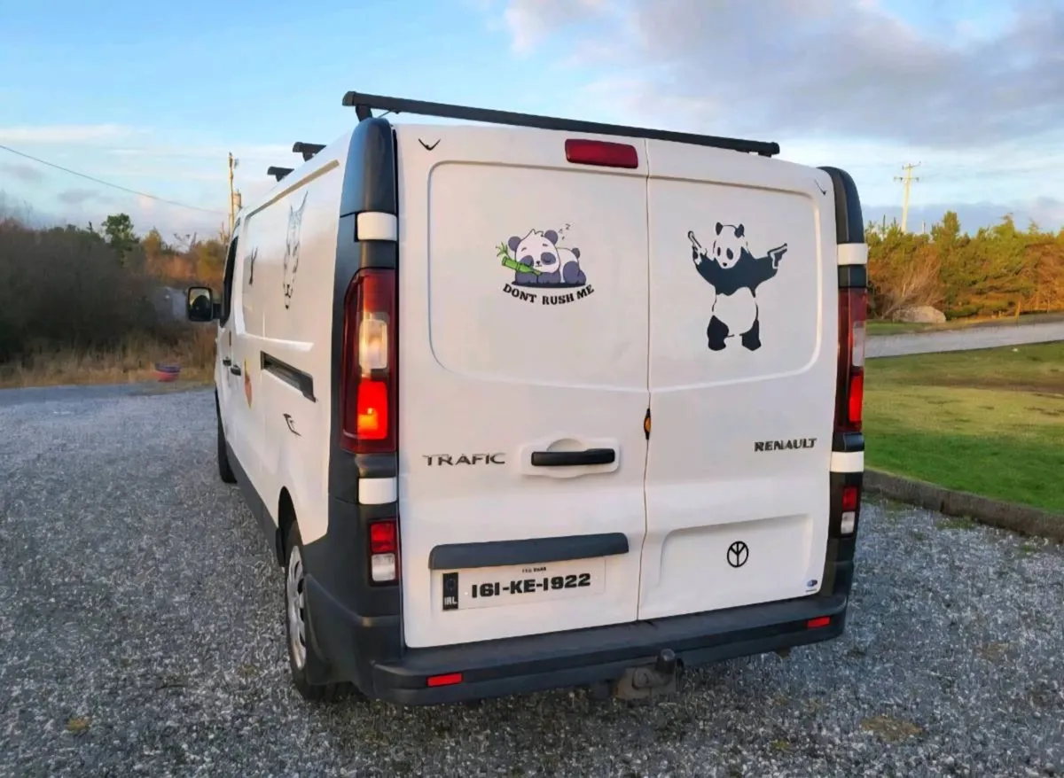 Renault Traffic Private Camper - Image 3