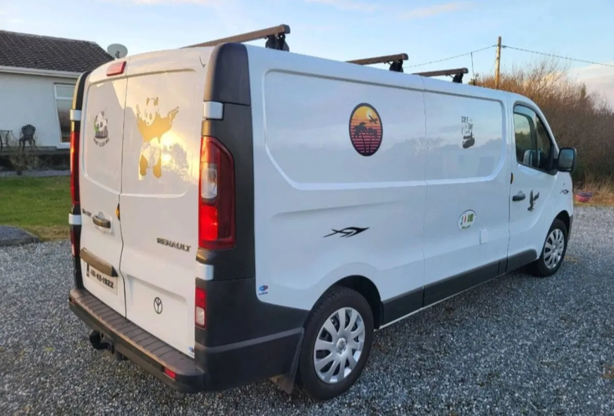 Renault Traffic Private Camper - Image 4