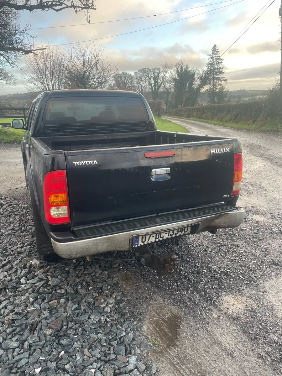 Toyota Hilux - Image 4