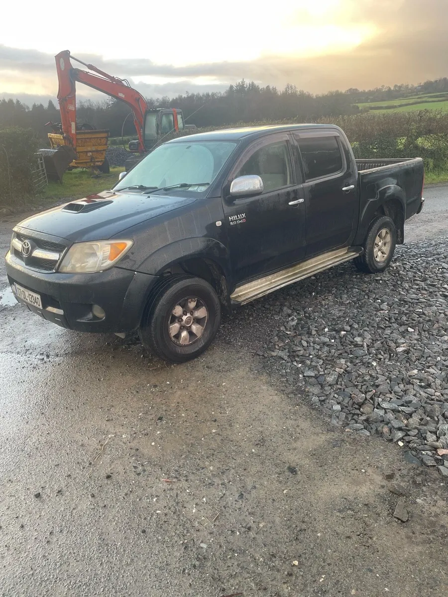 Toyota Hilux - Image 1