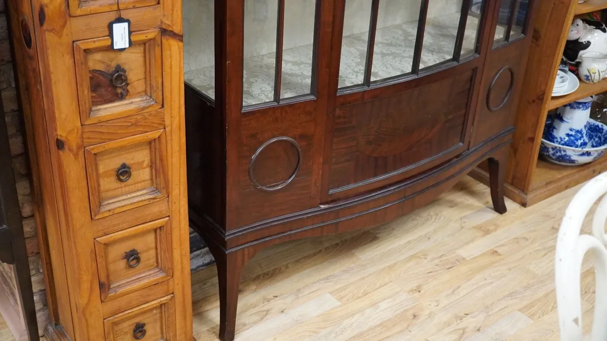 Edwardian Gothic-Arch Glazed Display Cabinet - Image 3