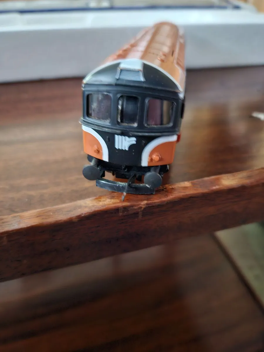 Hornby Lima OO Gauge Irish Rail CIE Engine - Image 2