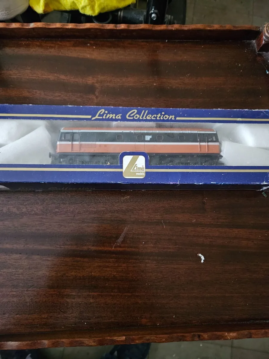 Hornby Lima OO Gauge Irish Rail CIE Engine - Image 1
