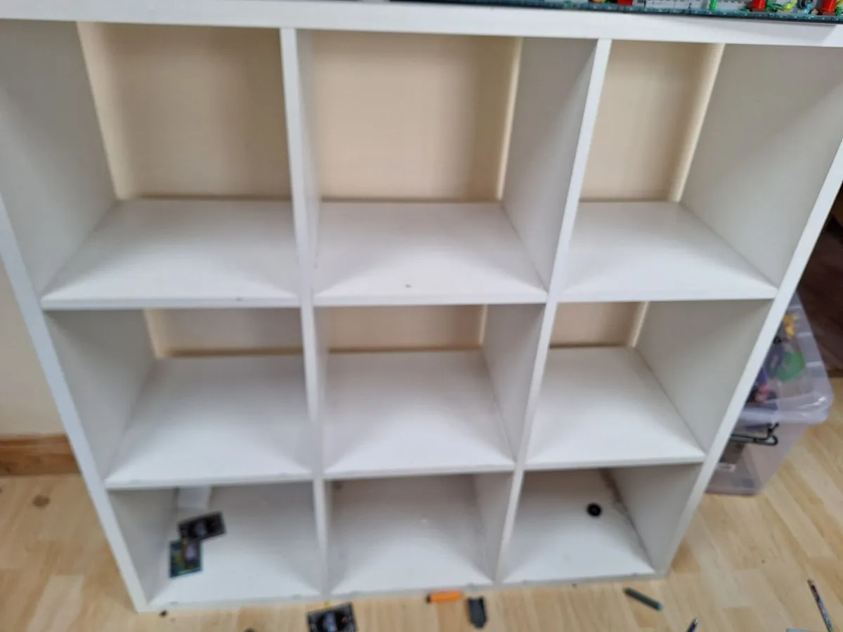 Cabinet - Image 1