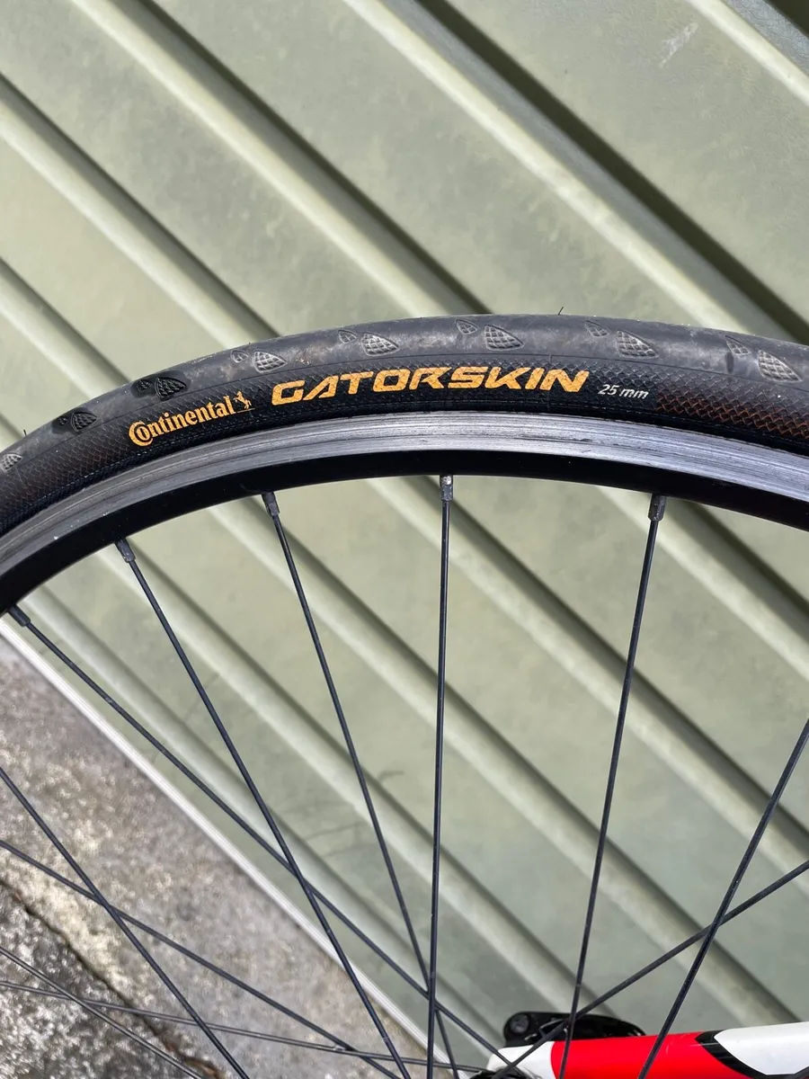 Mens Specialised road bike - Image 4