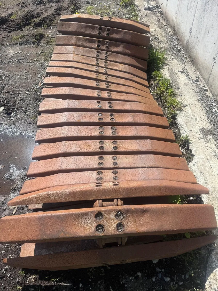 D4 4ft steel box pads and chains for bog work - Image 2