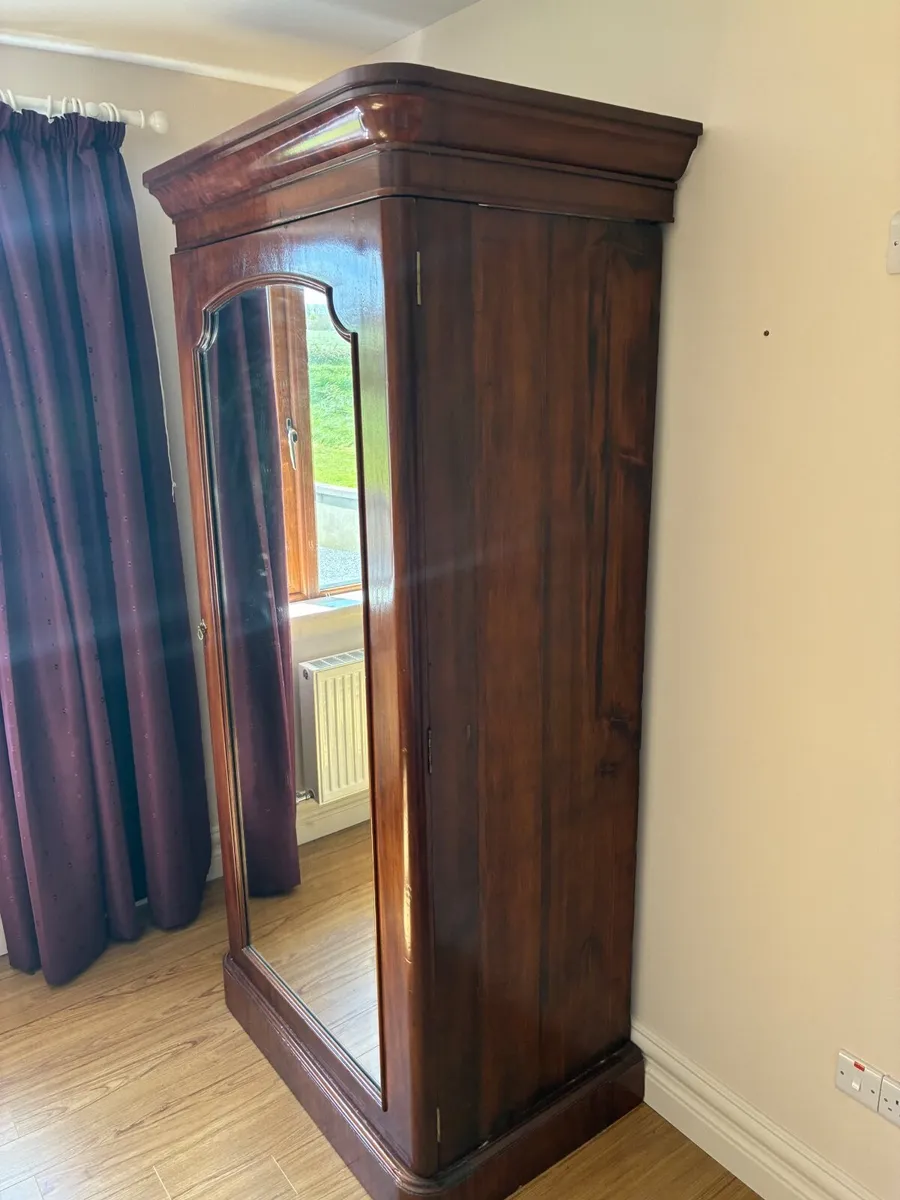 Antique wardrobe - Image 2