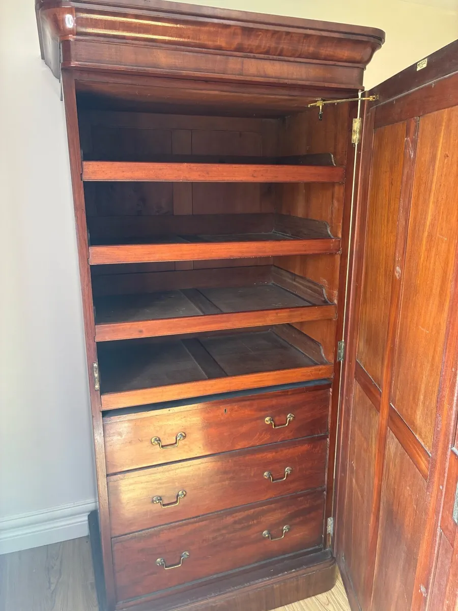 Antique wardrobe - Image 3