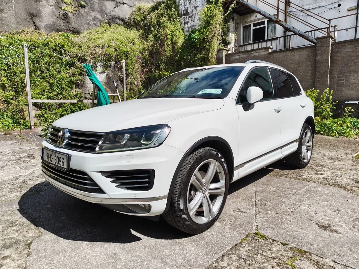 Volkswagen Touareg 2017 R-Line Commercial 262BHP - Image 1