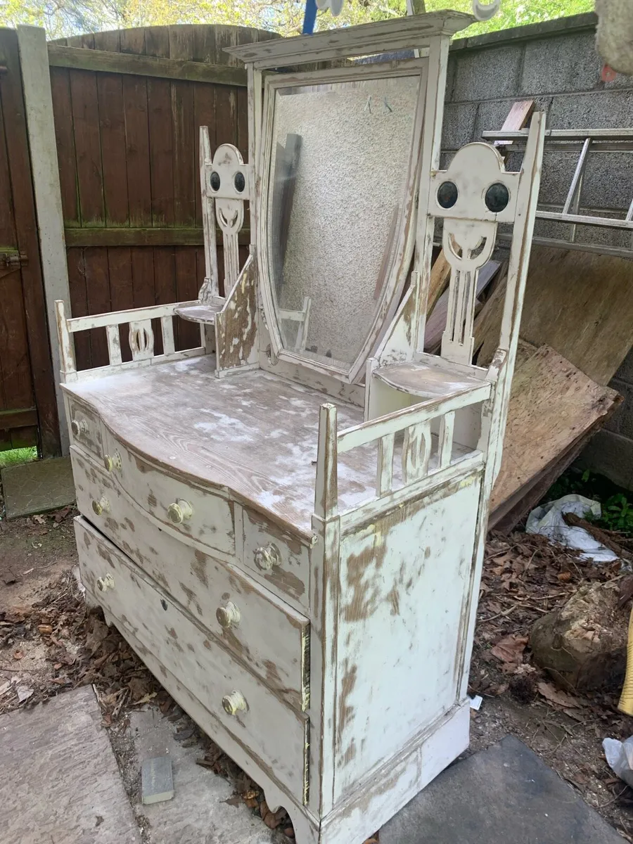 Vintage dresser - Image 1