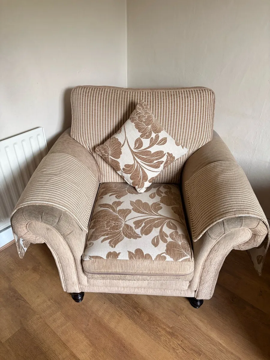 Furniture- 1 and 3 seater couch - Image 1