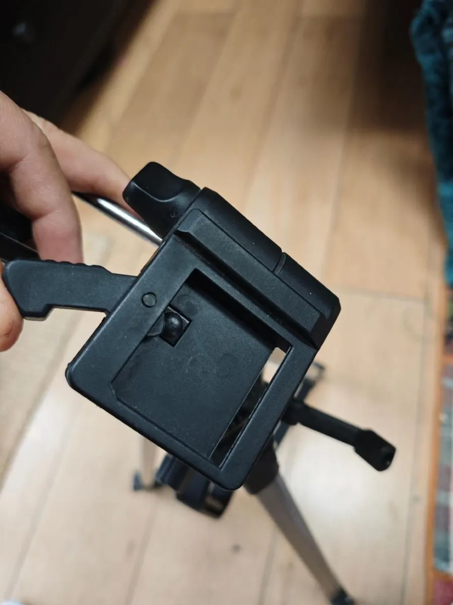 Heavy-duty full aluminum tripod Stand for camera - Image 2