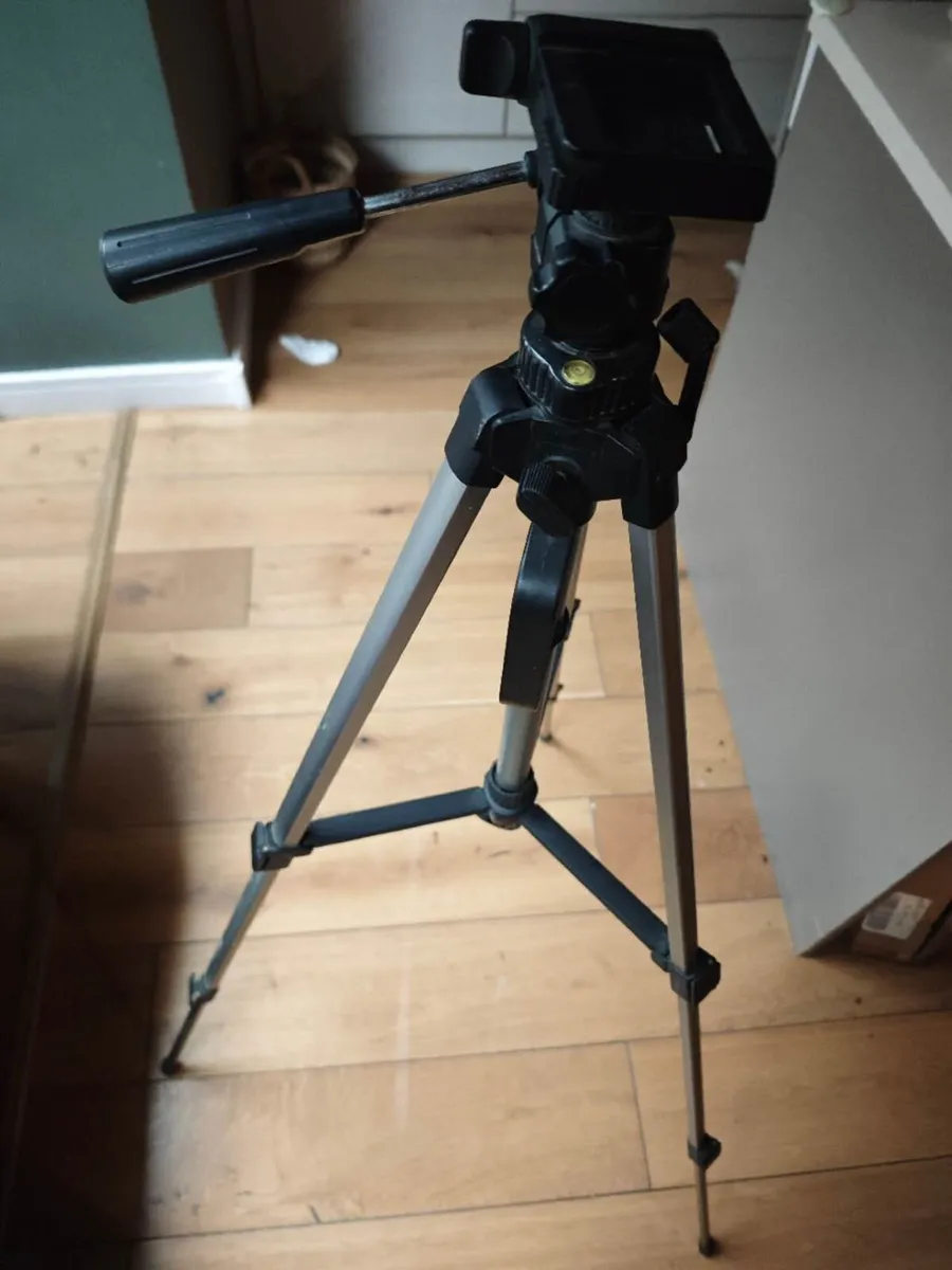 Heavy-duty full aluminum tripod Stand for camera - Image 1