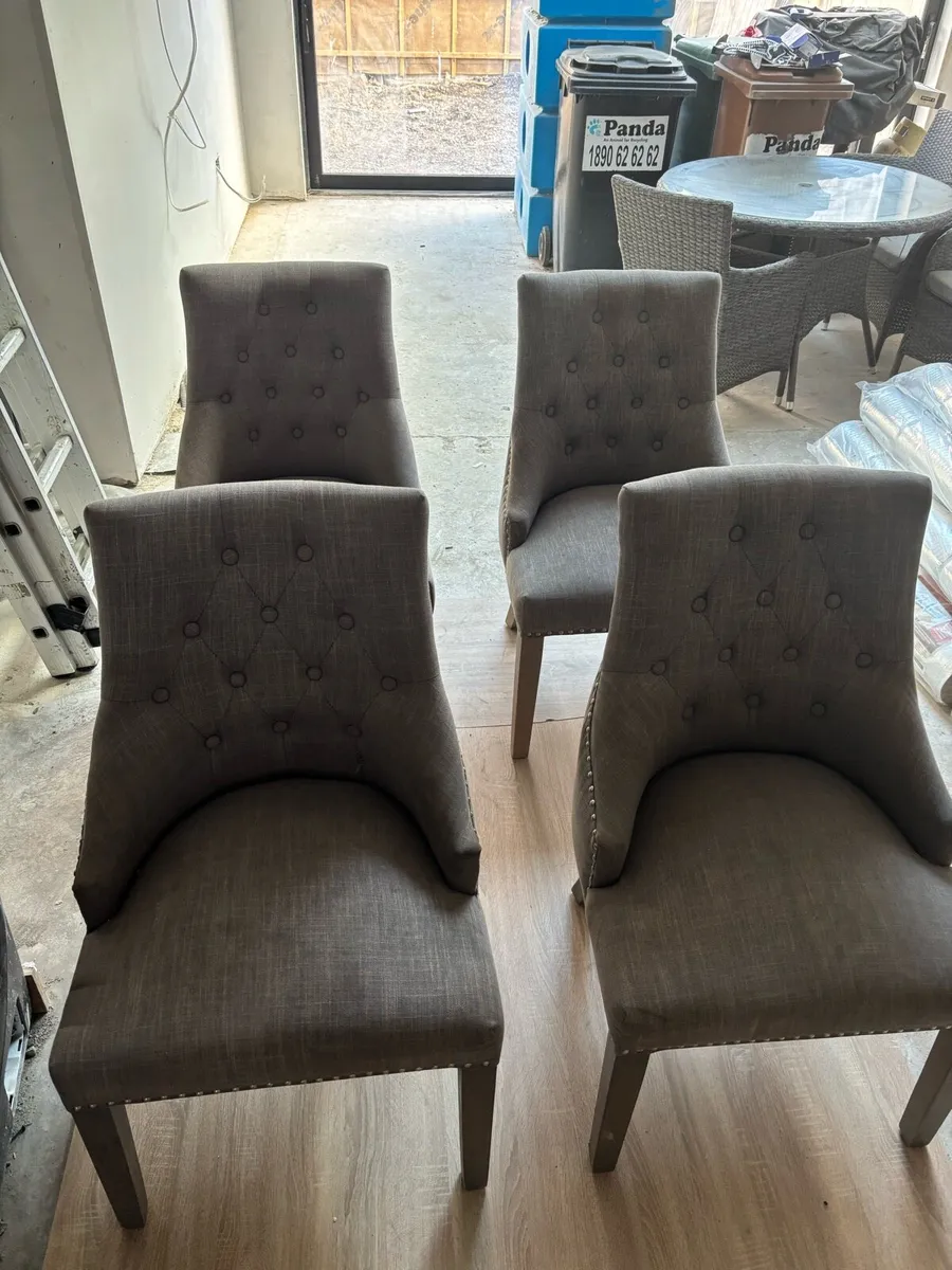 Table, bench and Chairs - Image 4