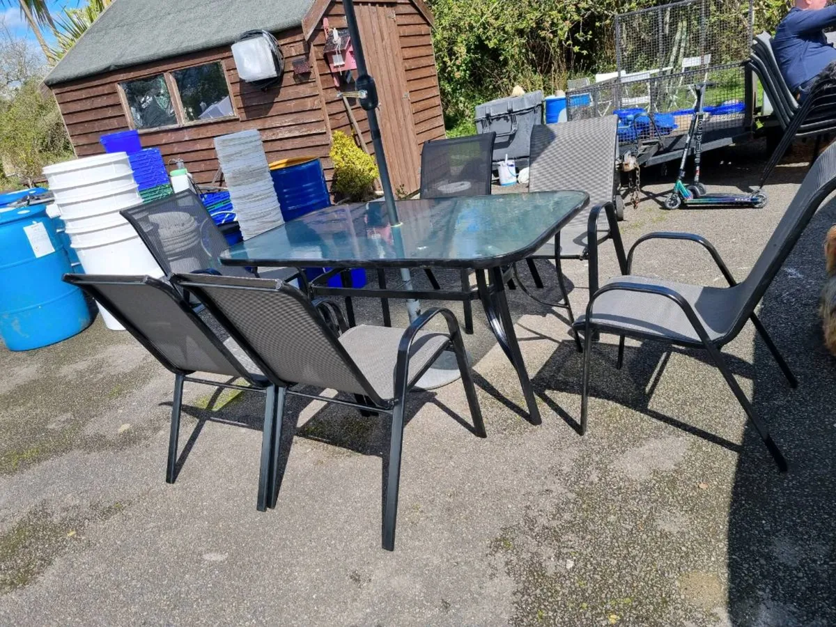 Garden furniture - Image 1