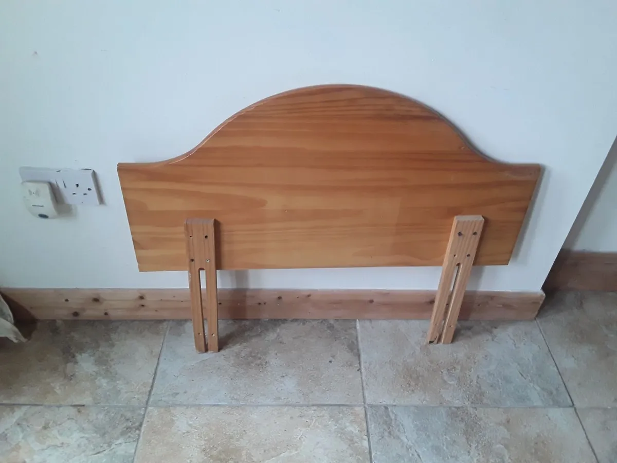 Child small pine headboard - Image 3
