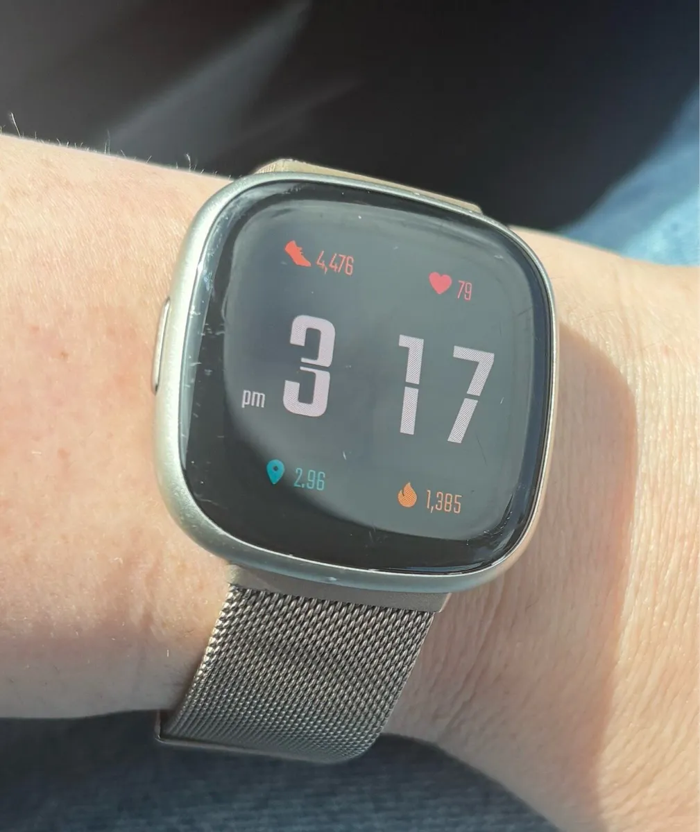 Fitbit versa 4