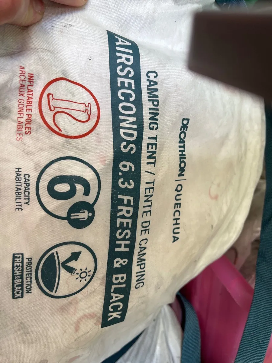 Tent 6 person 5 sleeping bags - Image 1