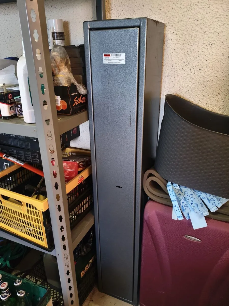 Gun safe cabinet