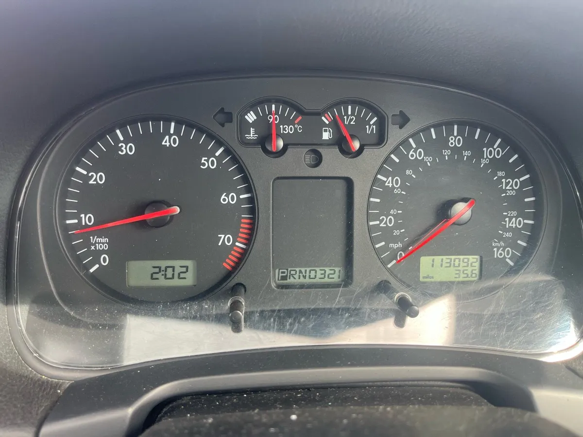 1.6 VW Automatic Golf - Image 3