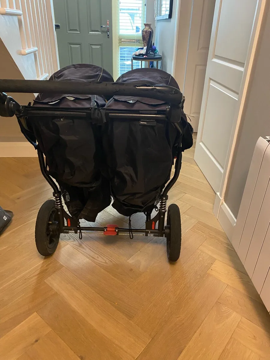 Out n about - Image 2