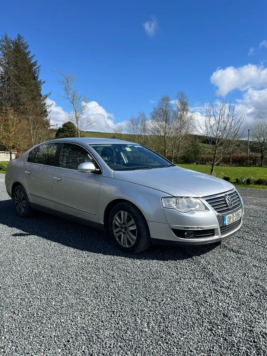 Volkswagen Passat - Image 1