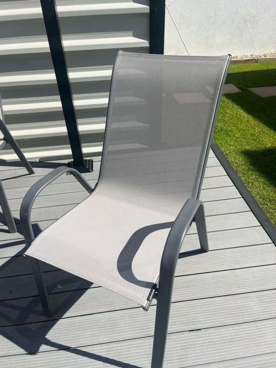 garden table and chairs - Image 4