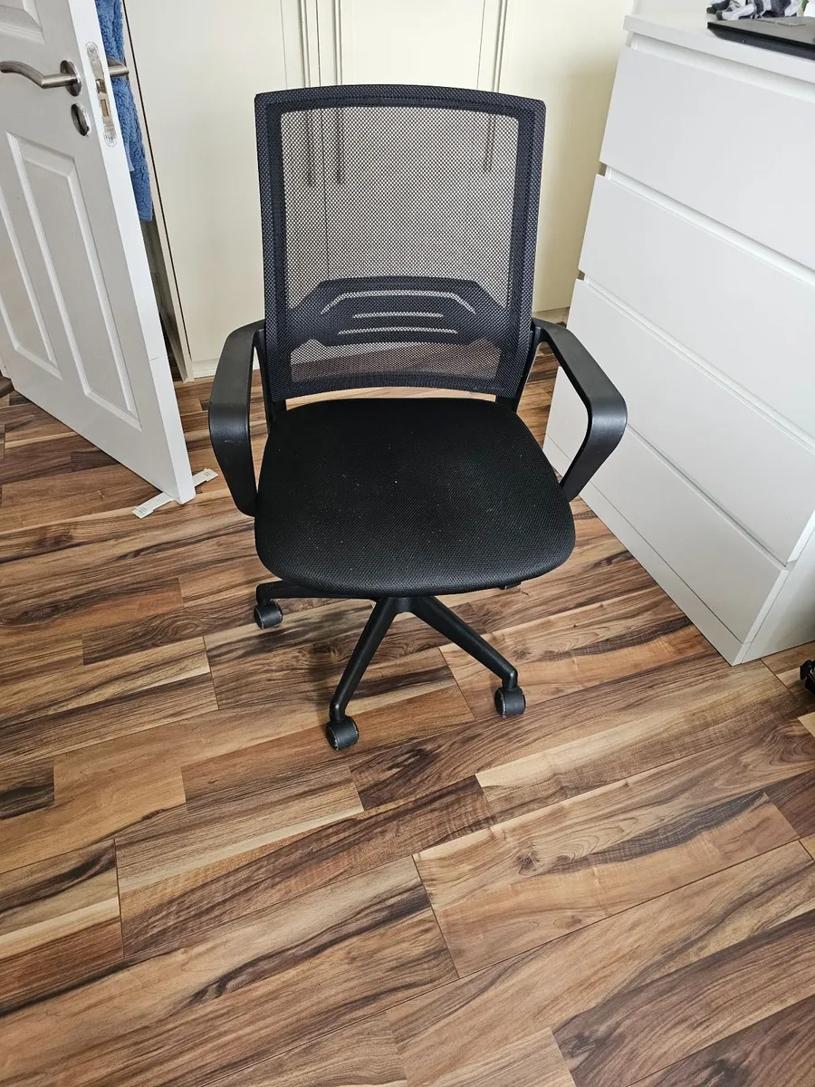 Office Chair - Image 1