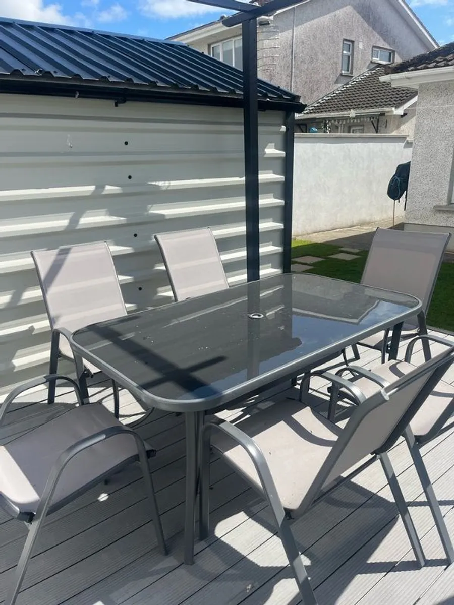 garden table and chairs - Image 3