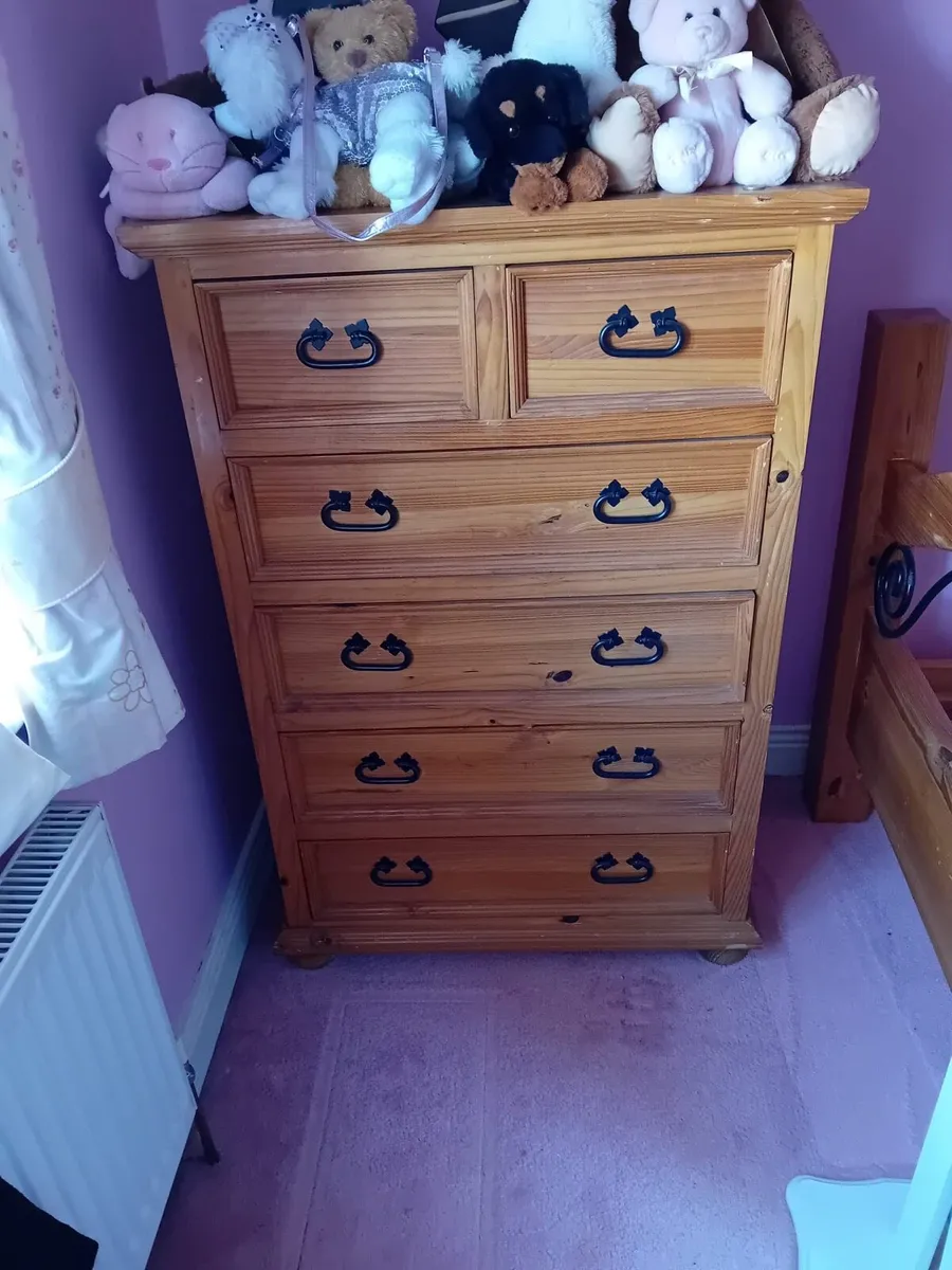 Bedroom furniture - Image 4