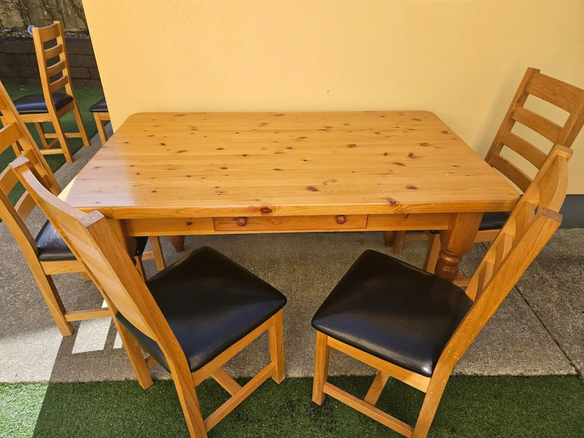 Dining table & 6 chairs - Image 1
