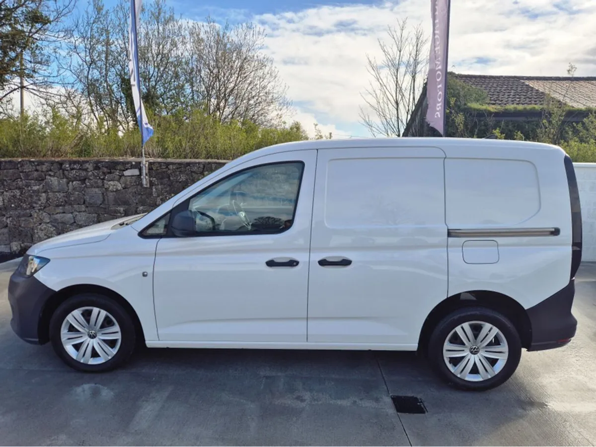 Volkswagen Caddy CARGO TDI 75HP MANUAL 6SPEED FWD - Image 2