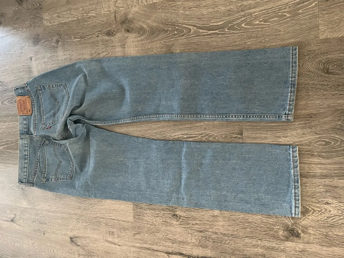 Ladies Levi Jeans - Image 2