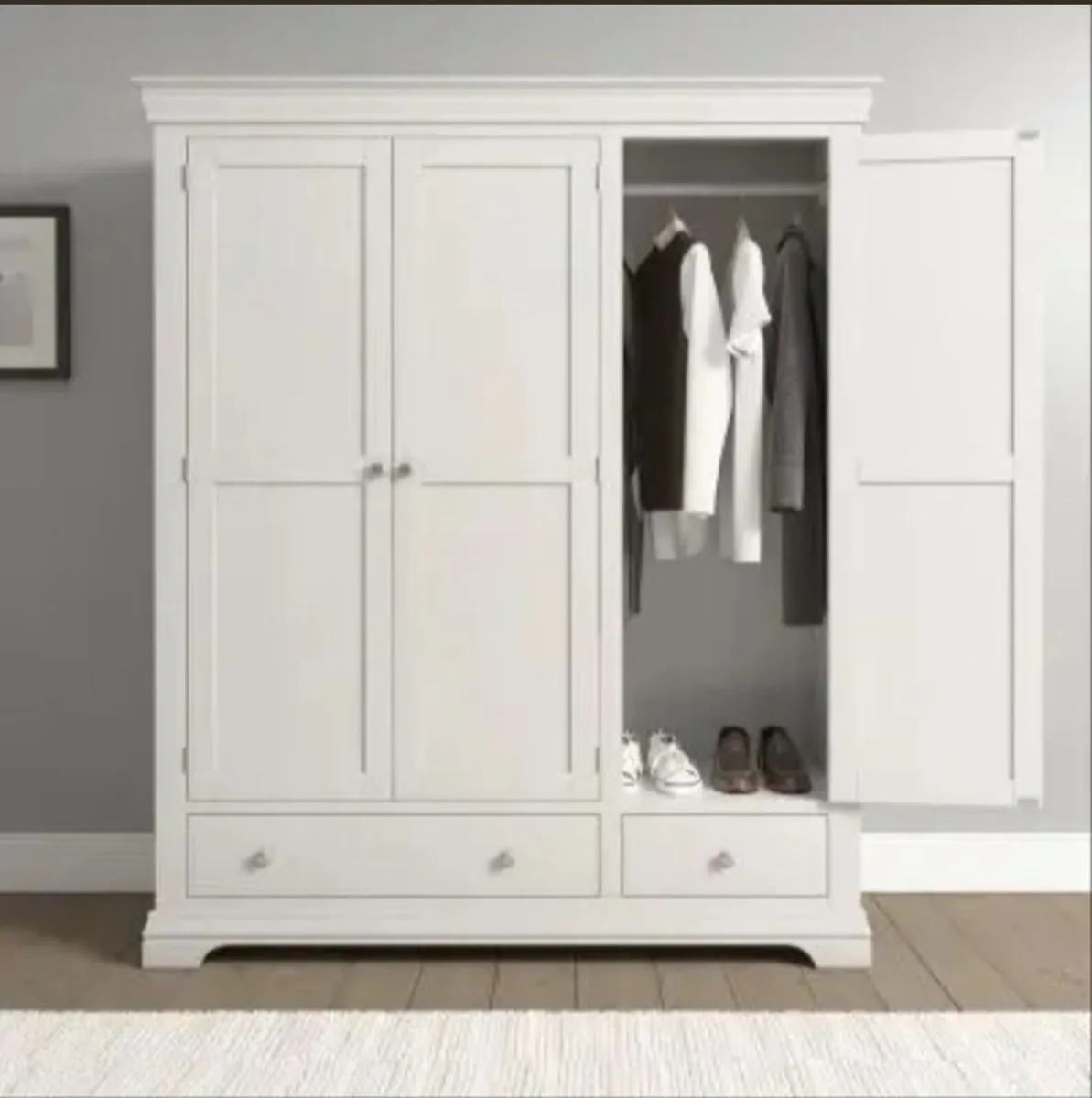 Bordeaux 3 Door Wardrobe Ivory - Image 3