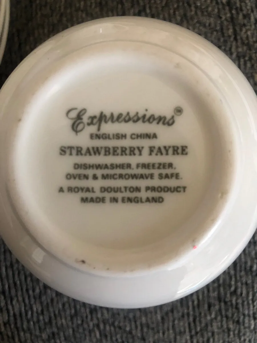 Royal Doulton Strawberry Fayre Set - Image 2