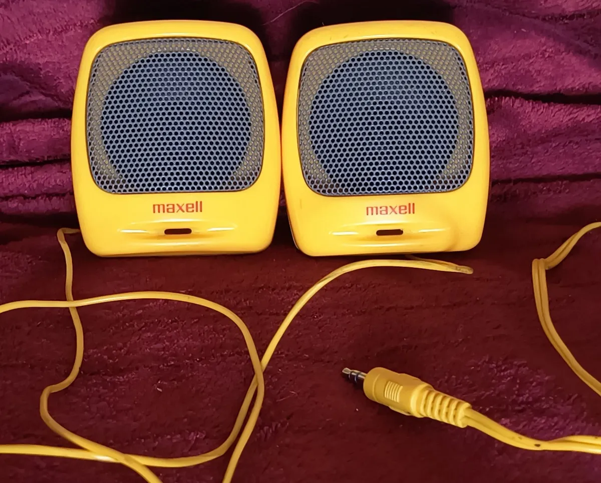 Vintage Maxell Mini Pair Speaker System - Image 2