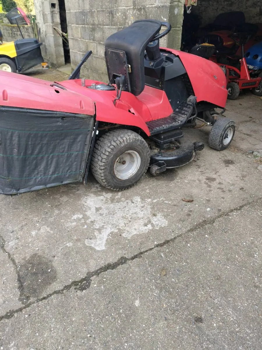 Ride on lawnmower - Image 2