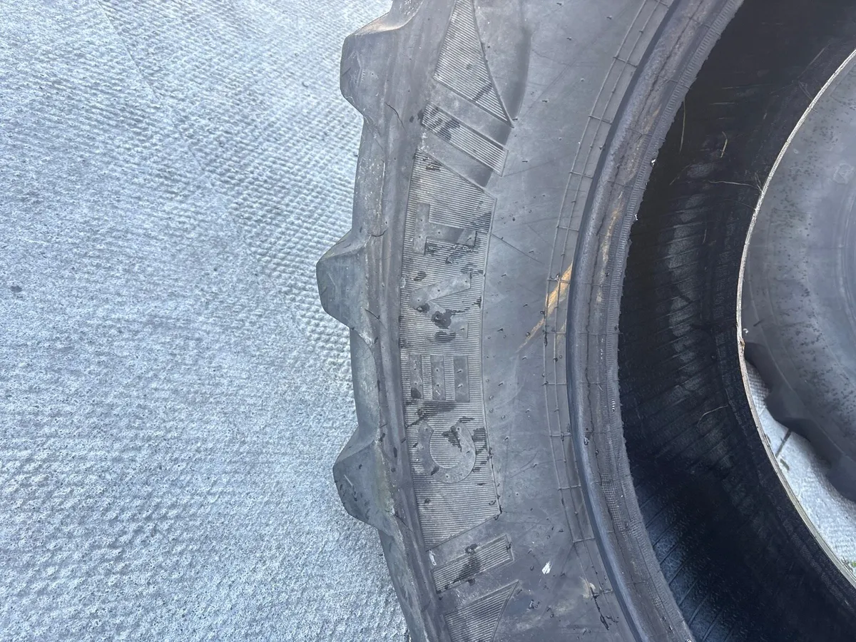 1 Tire 580 , 1 Tire 650 - Image 2