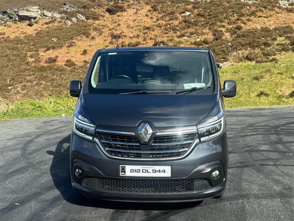 Renault Trafic Automatic - Image 2